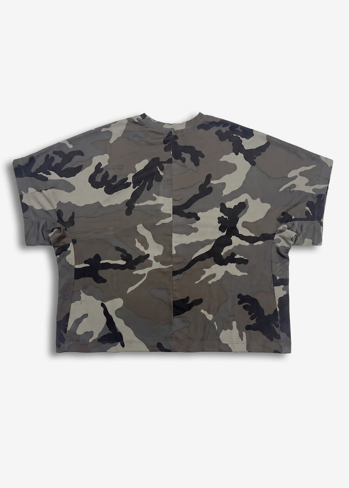 T-shirt crop over Camo Black