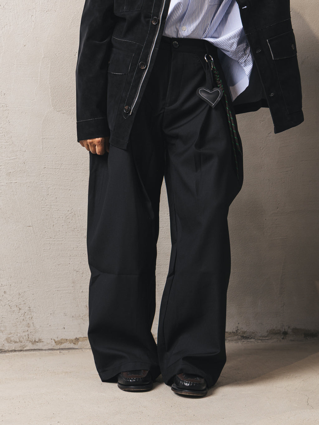 Pantalone classico sartoriale con dettaglio charm Black