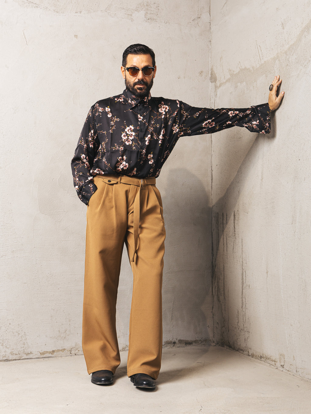 Pantalone classico sartoriale con cinturino Senape