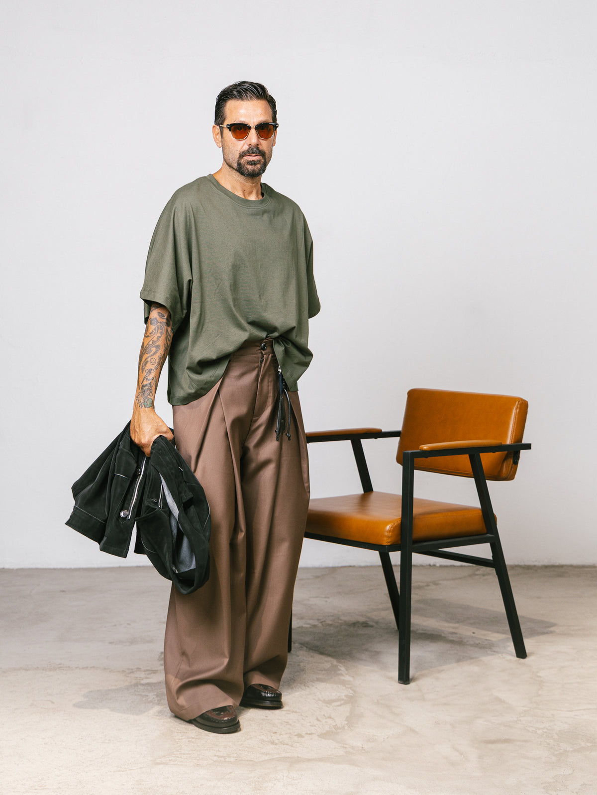 Pantalone classico sartoriale con dettaglio charm Brown