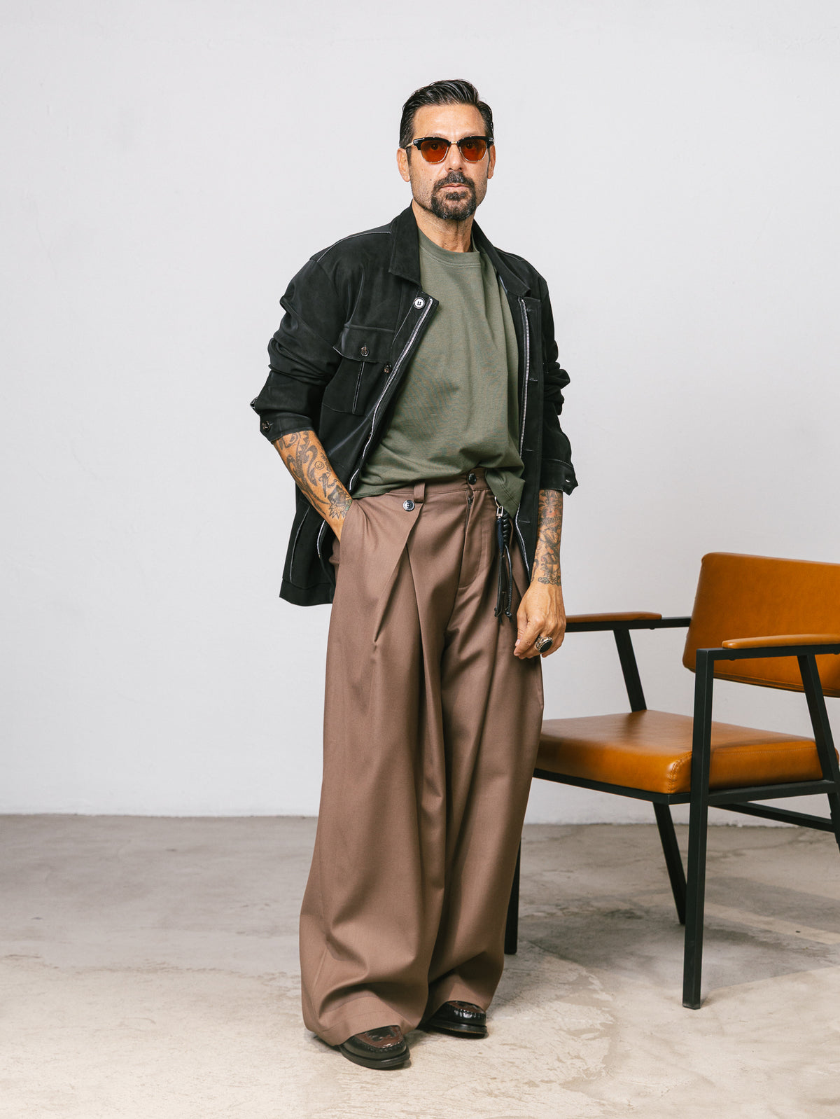 Pantalone classico sartoriale con dettaglio charm Brown