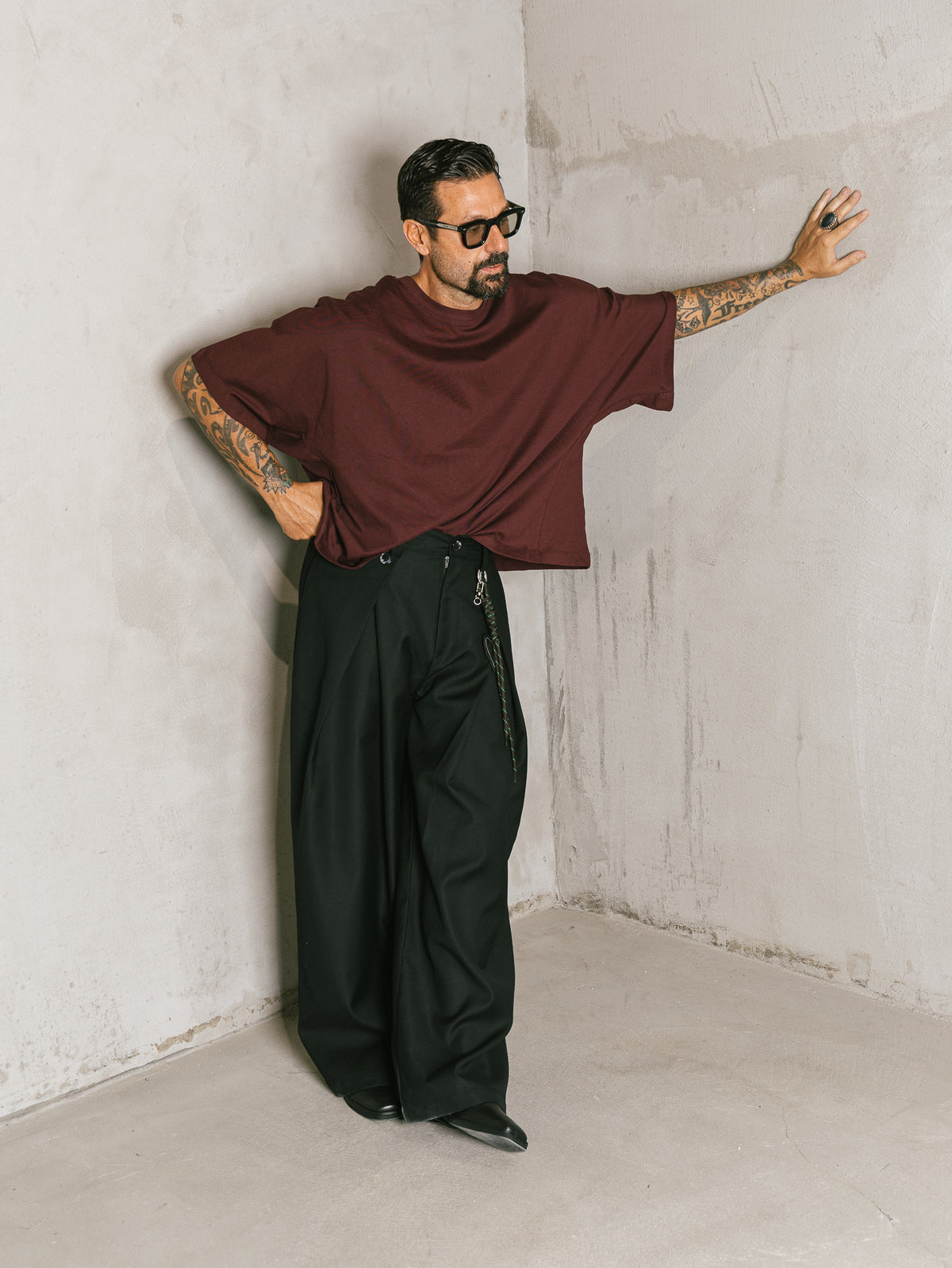 Pantalone classico sartoriale con dettaglio charm Black