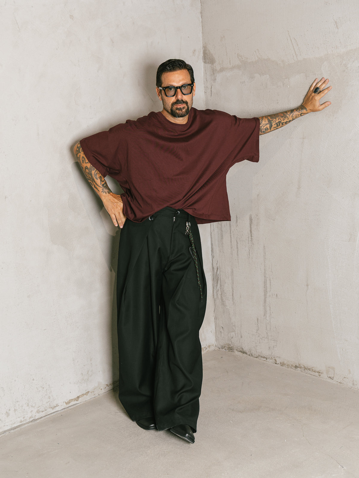Pantalone classico sartoriale con dettaglio charm Black