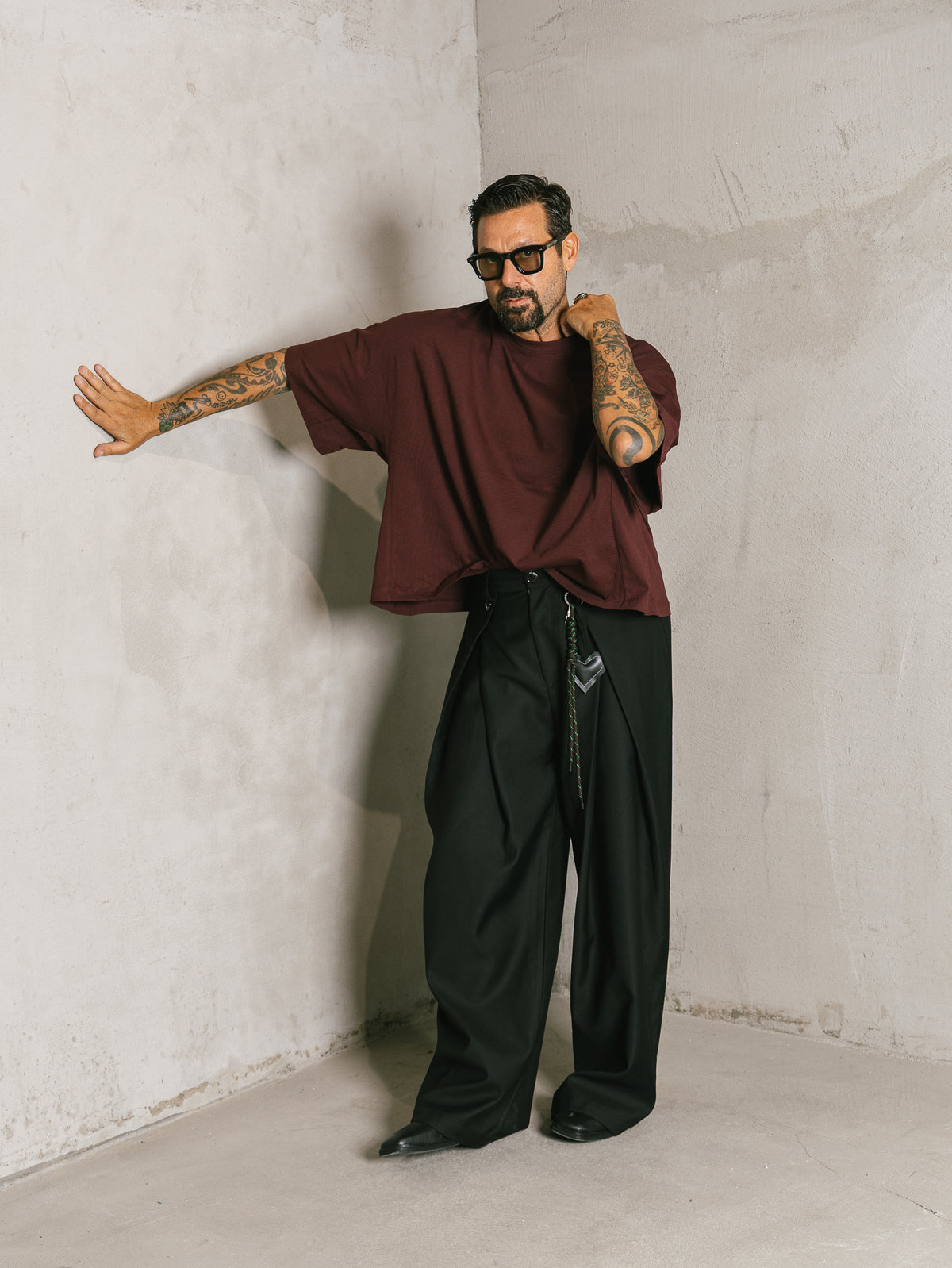 Pantalone classico sartoriale con dettaglio charm Black