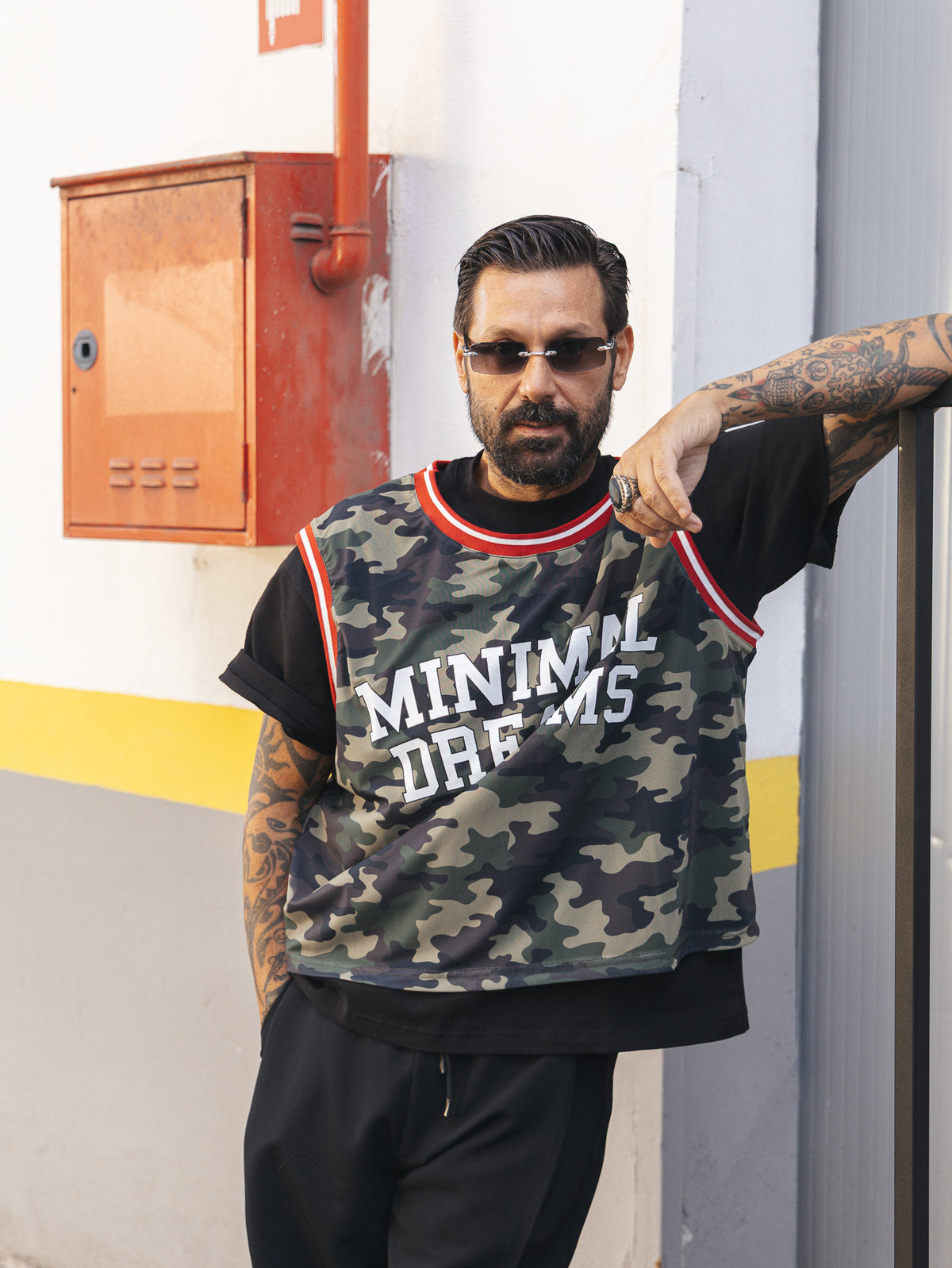 T-shirt con canotta camo e stampa Dream Black