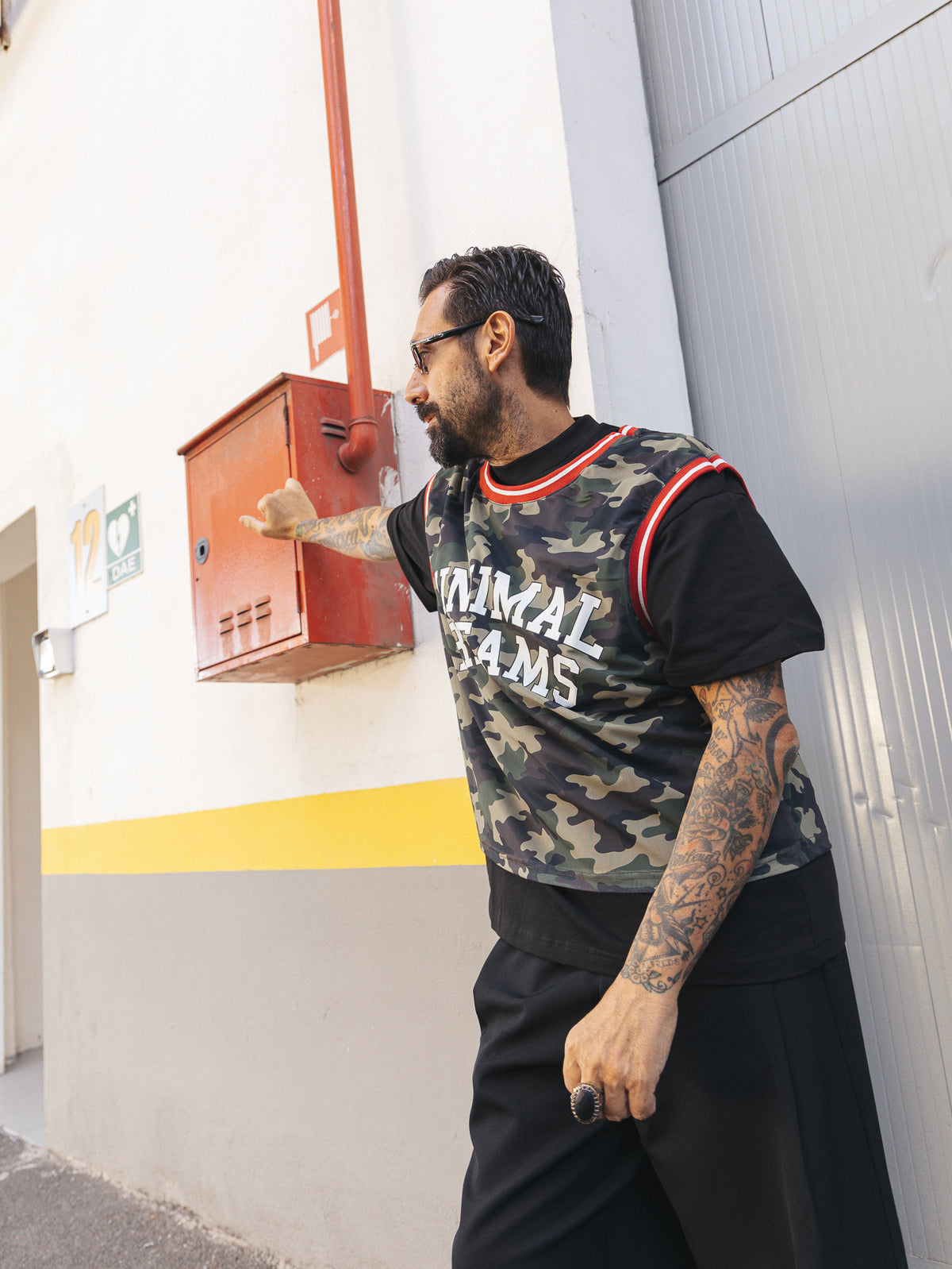 T-shirt con canotta camo e stampa Dream Black