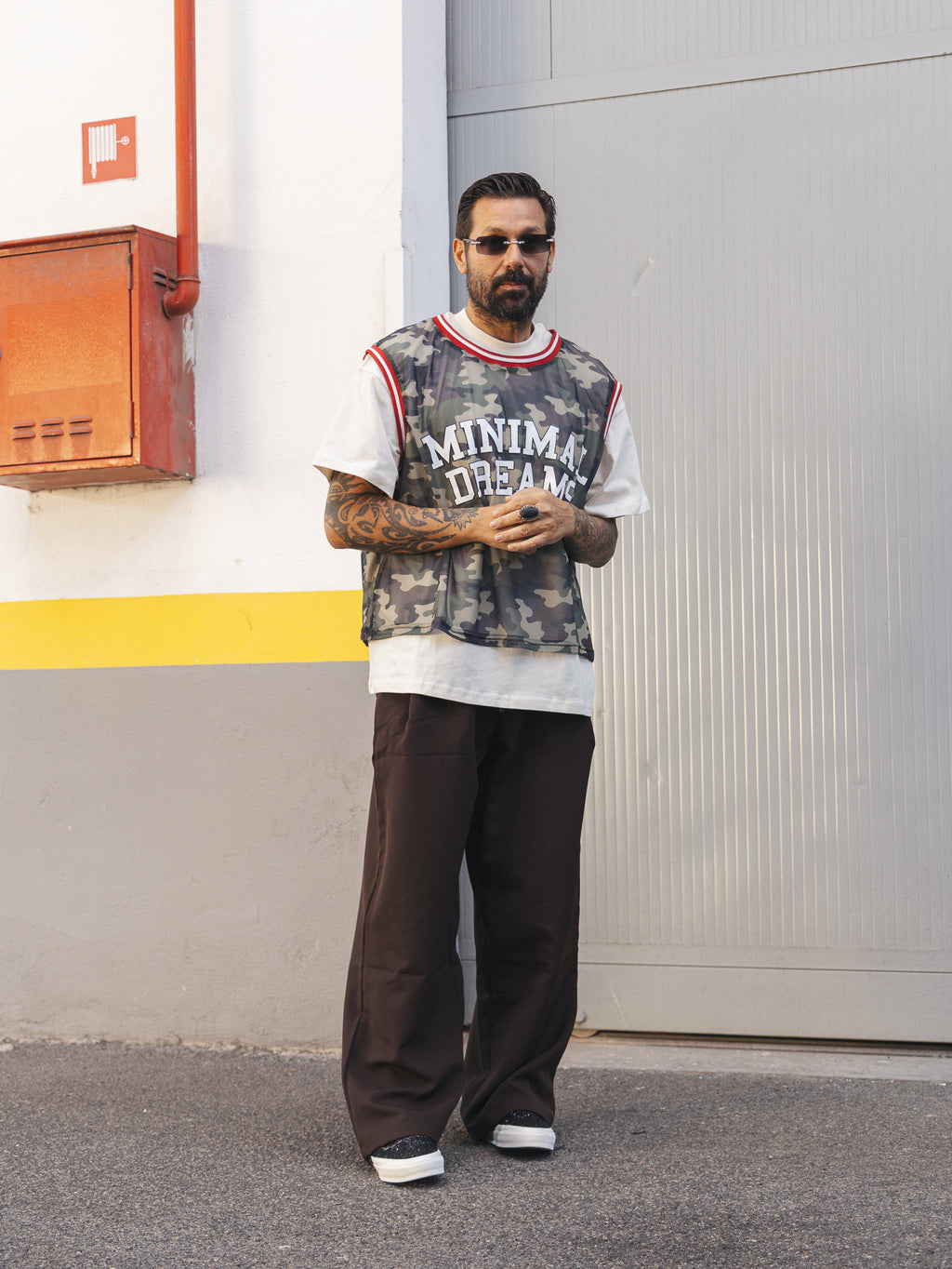 T-shirt con canotta camo e stampa Dream White