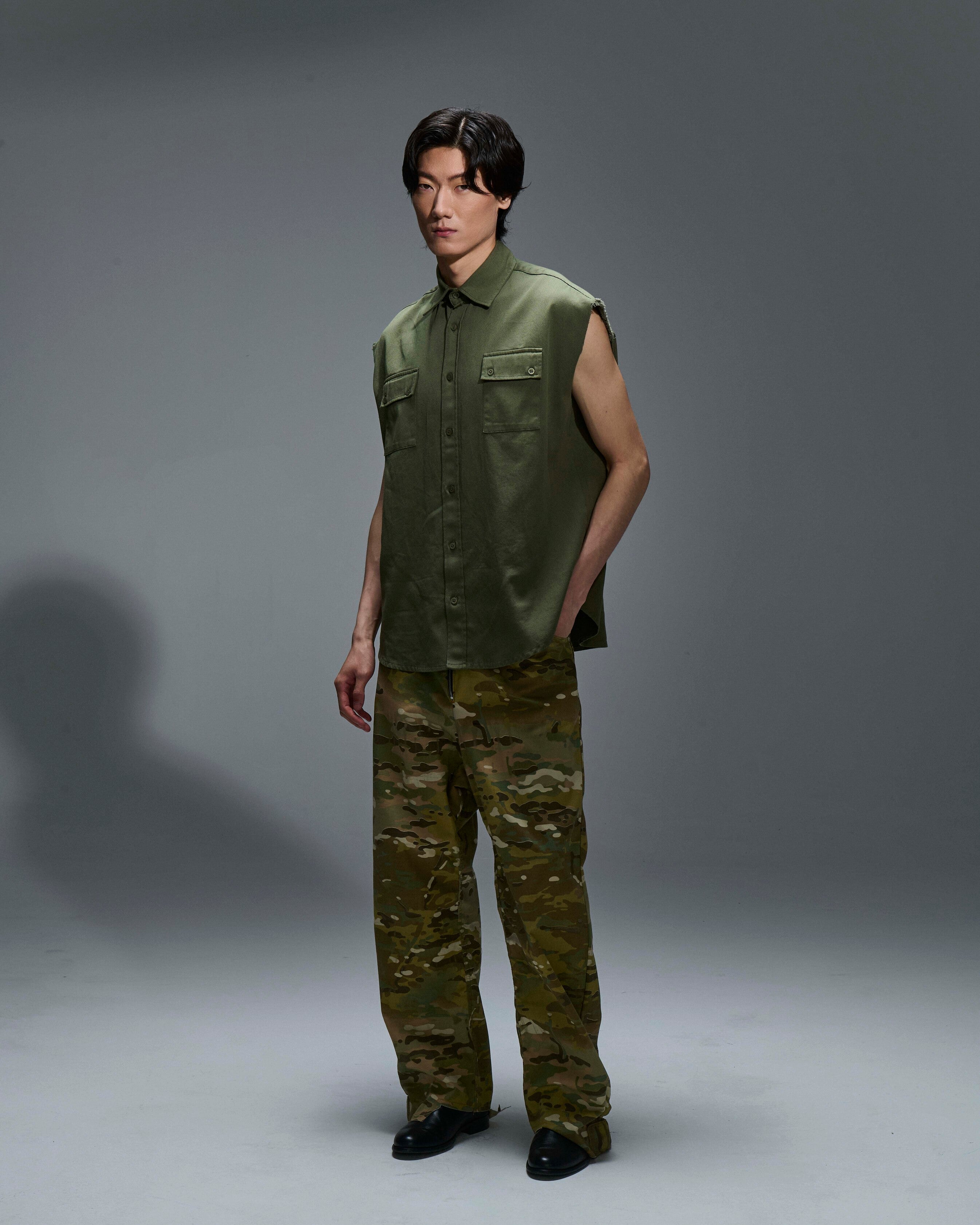 Pantalone con zip Camo green