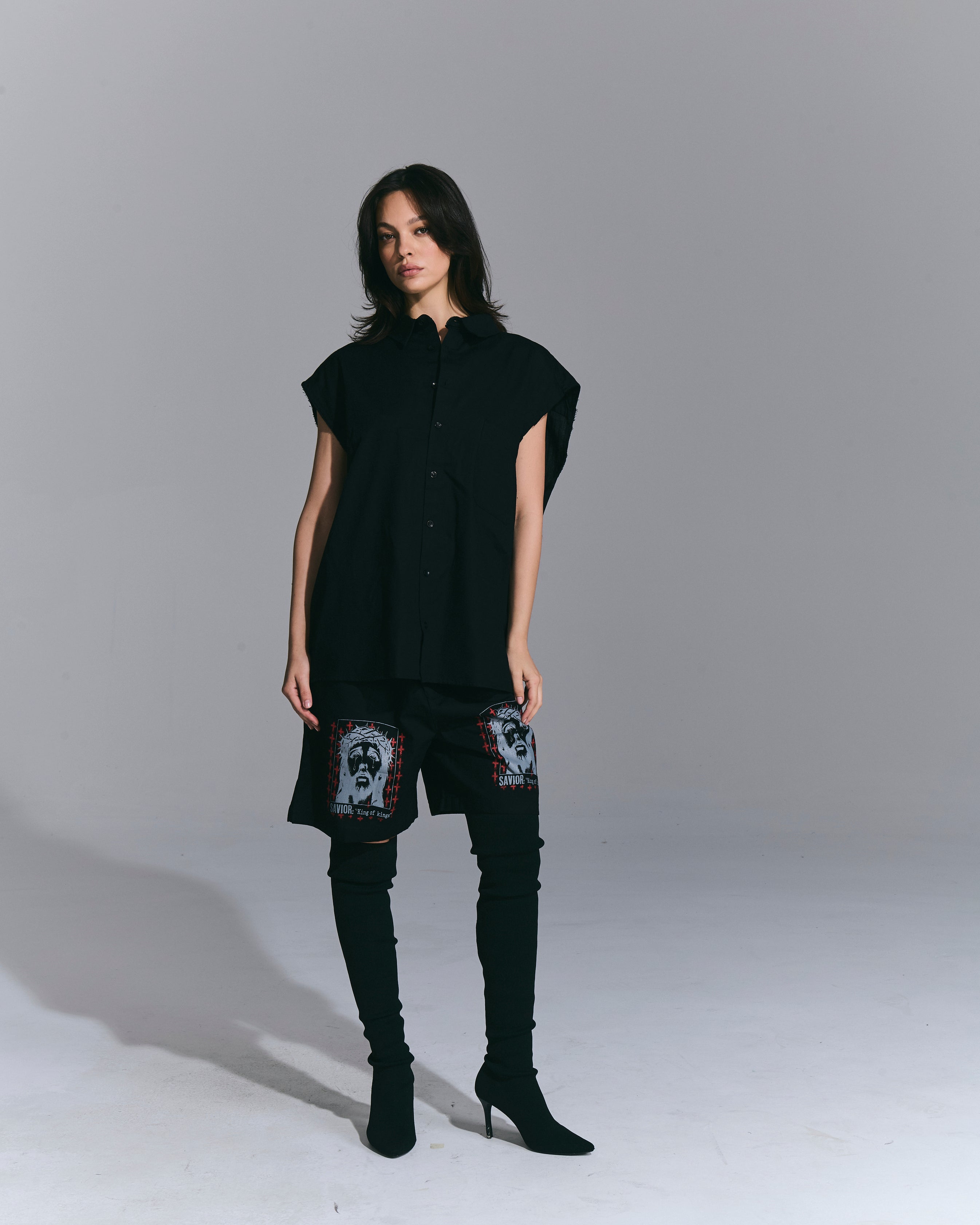 Camicia smanicata “Savior” – Dark Grey