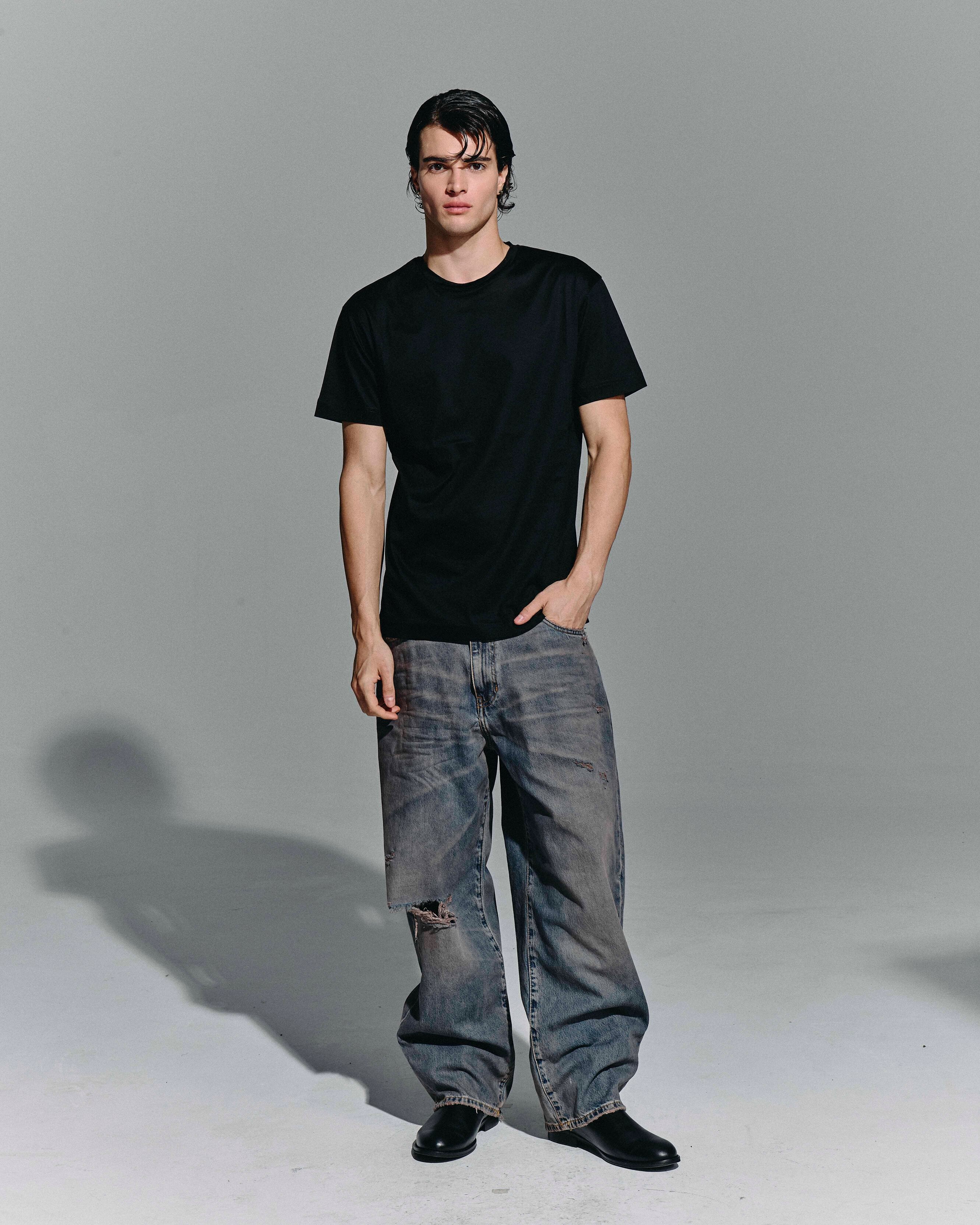 T-Shirt “Essential” – Black