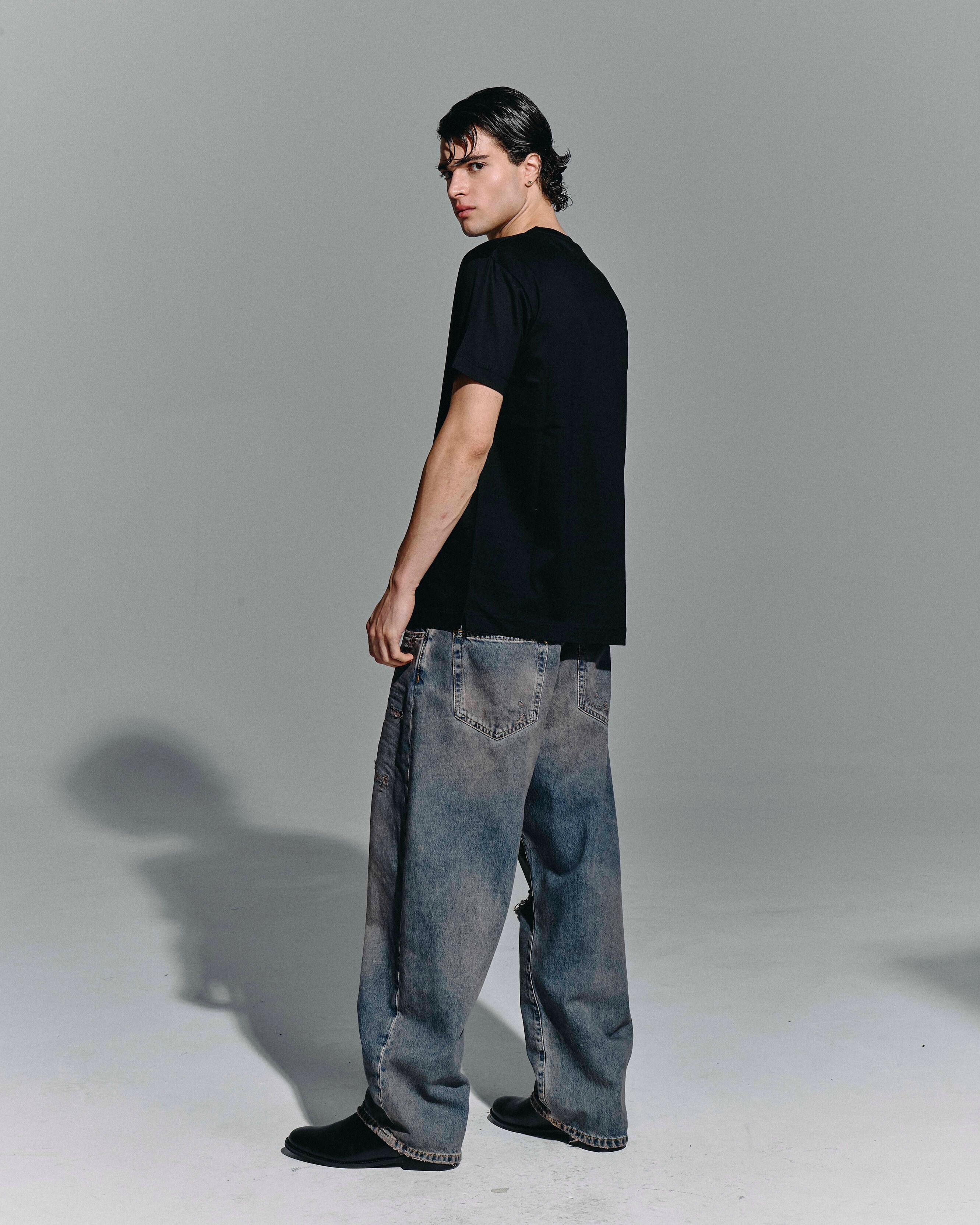T-Shirt “Essential” – Black